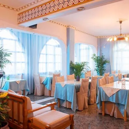 Golden Star Hotel 2*