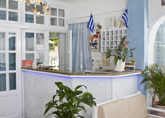 Ξενοδοχείο Golden Star Φηρά