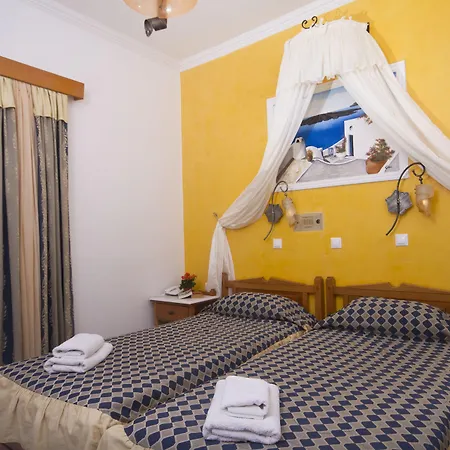 Golden Star מלון