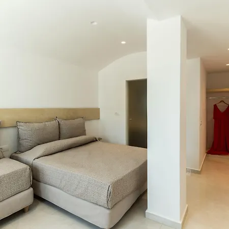 Golden Star מלון 2*