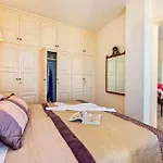 Hotel Golden Star Fira (Santorini)