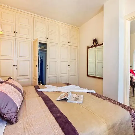 Hotel Golden Star Fira (Santorini)